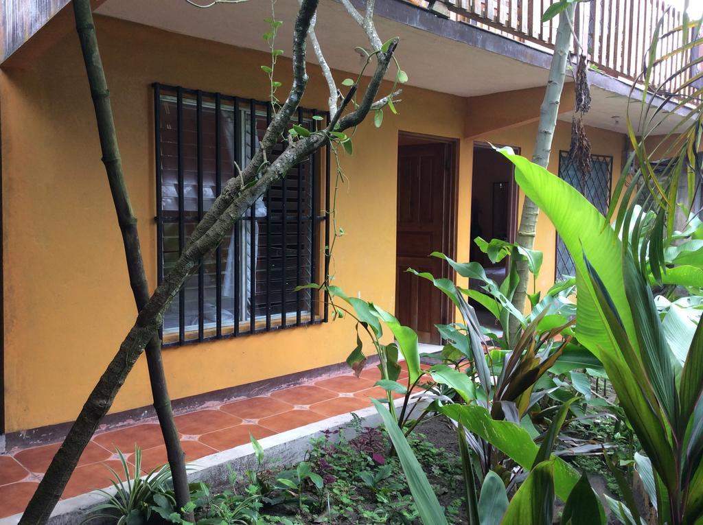 Cabinas El Muellecito Tortuguero Exteriör bild