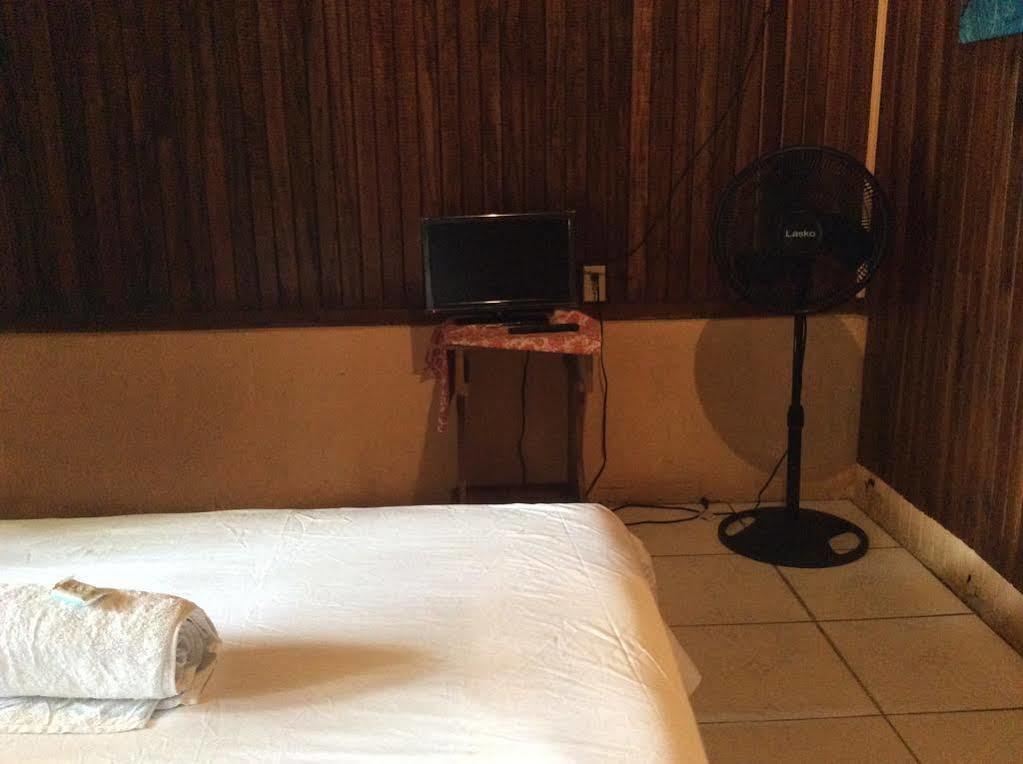Cabinas El Muellecito Tortuguero Exteriör bild